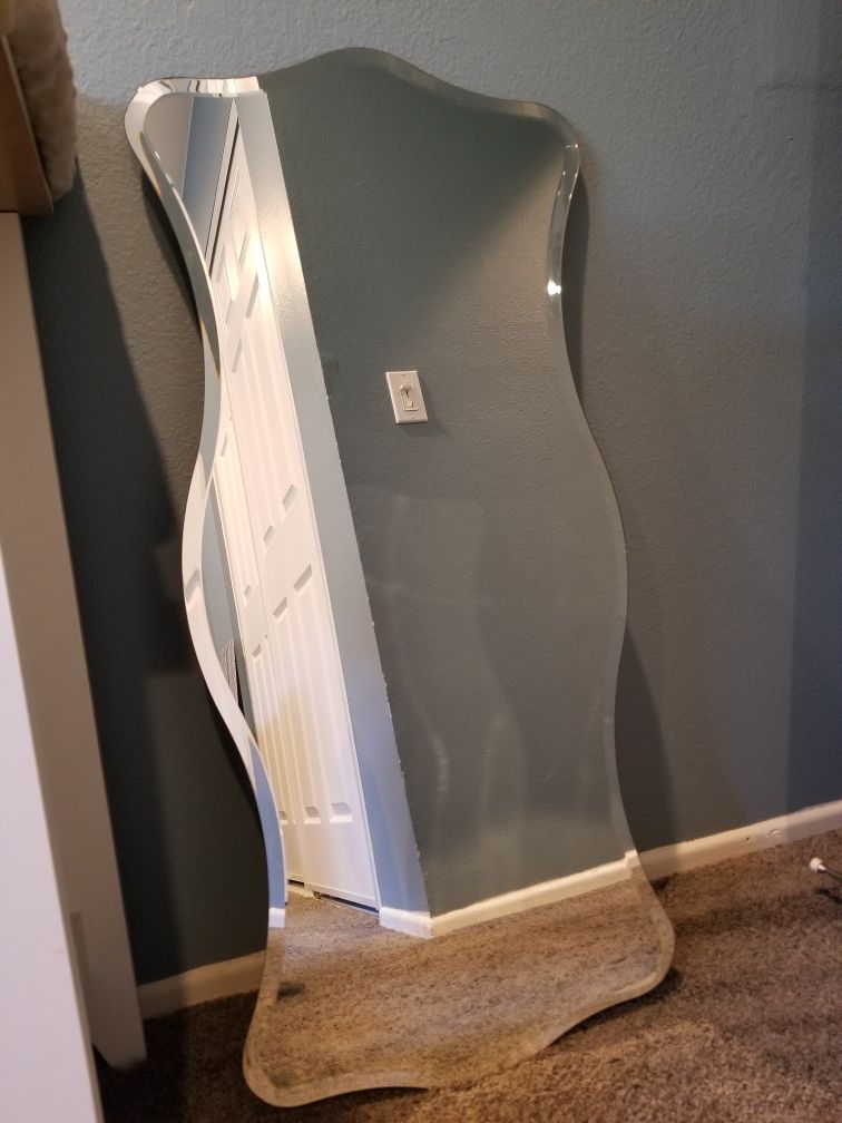 Wall Accent Mirror