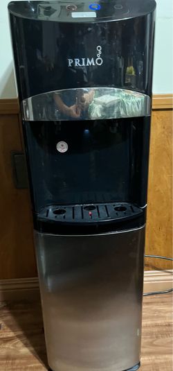 Water dispenser and bottles
