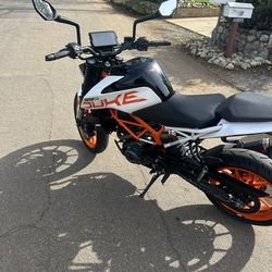 2017 KTM Duke 390