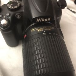 Nikon camera D5000 and Lens