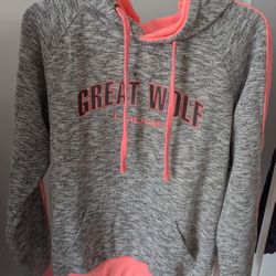 New Great Wolf Sweatshirt Large