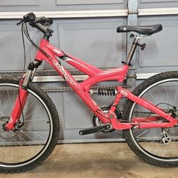 Giant Canyon DS Mountain Bike 