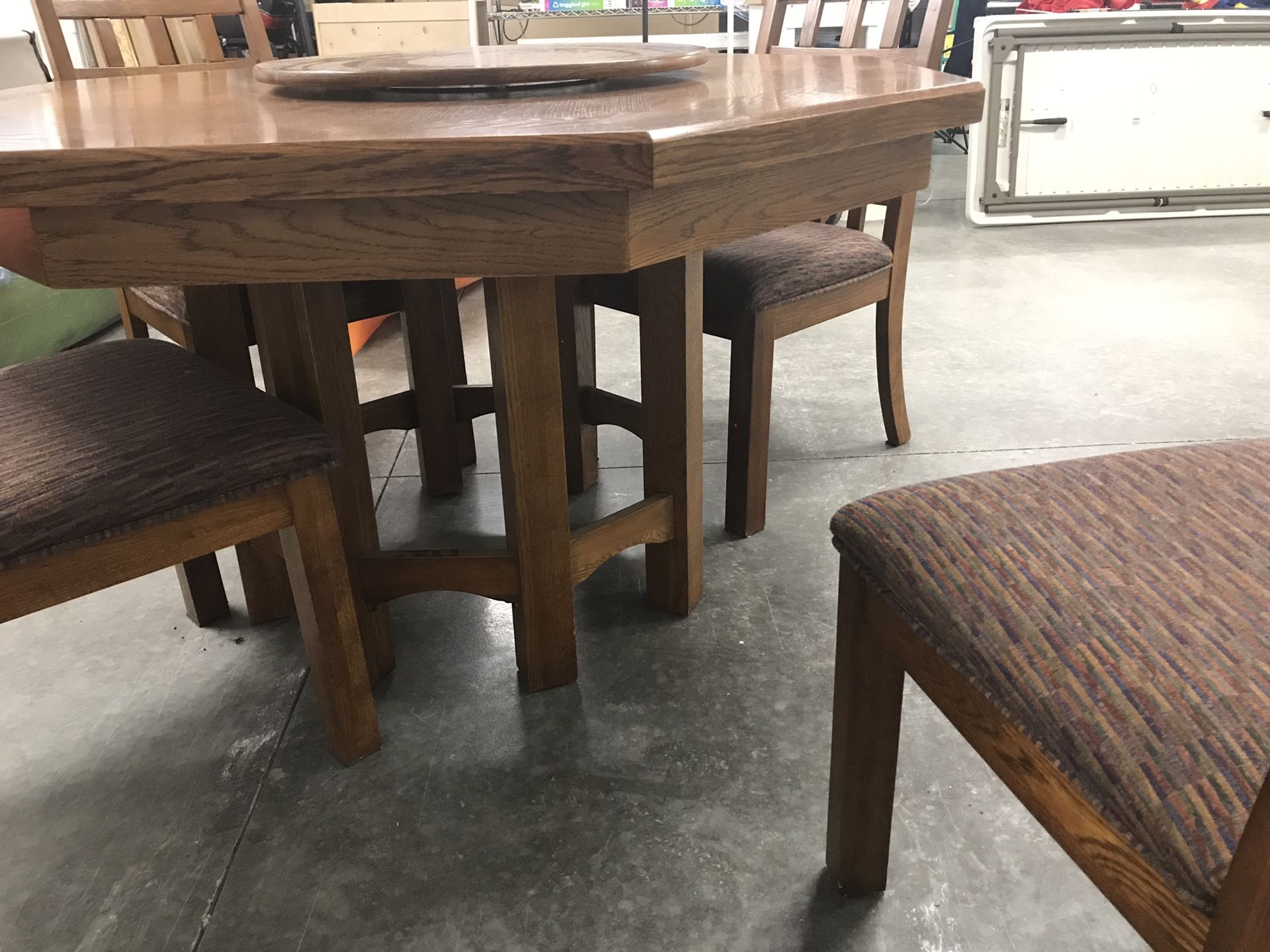 Beautiful Solid Oak Wood Table with 4 chairs