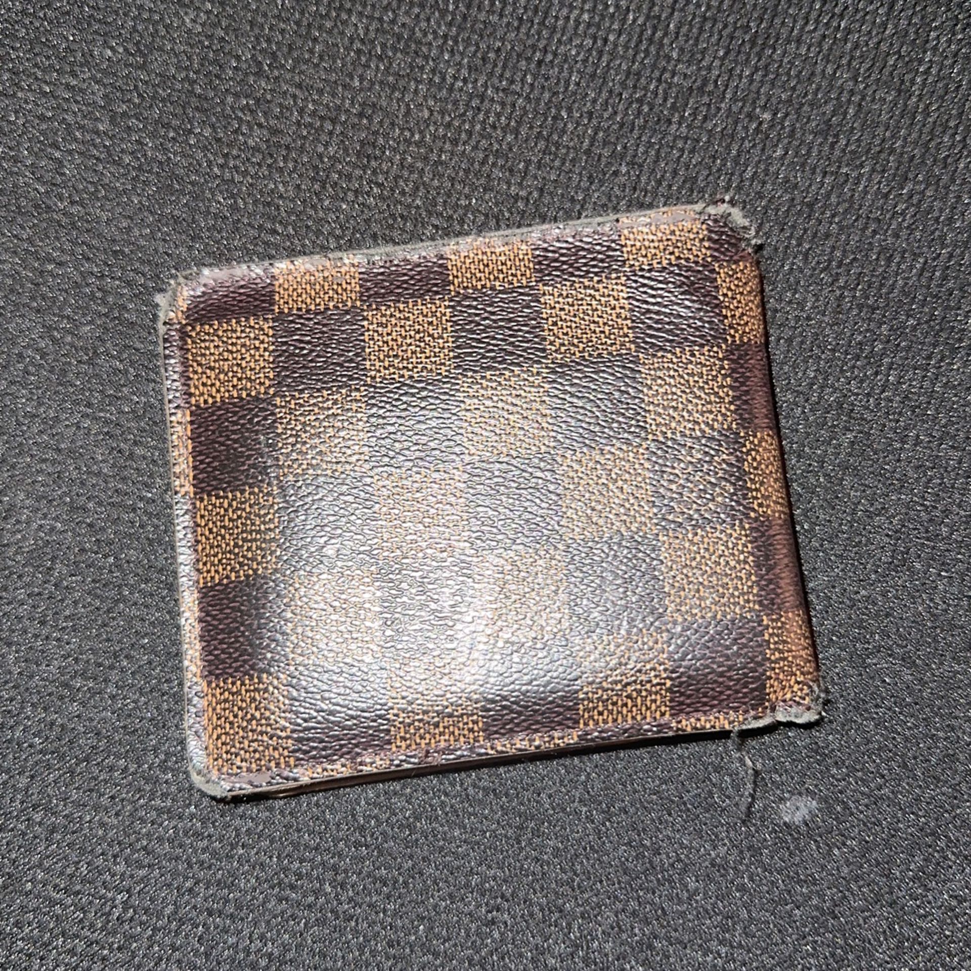 Rarely Used  Louis Vuitton Wallet 