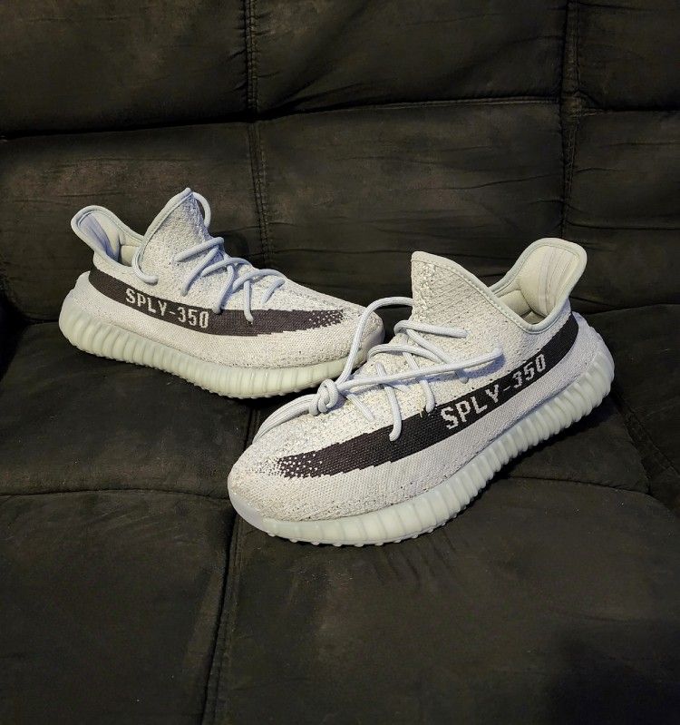 Yeezy 350 V2 Salt Core Black