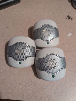 Set of 3 Plug-In Ultrasonic Rodent Repellers (Model RR 1000/3000)