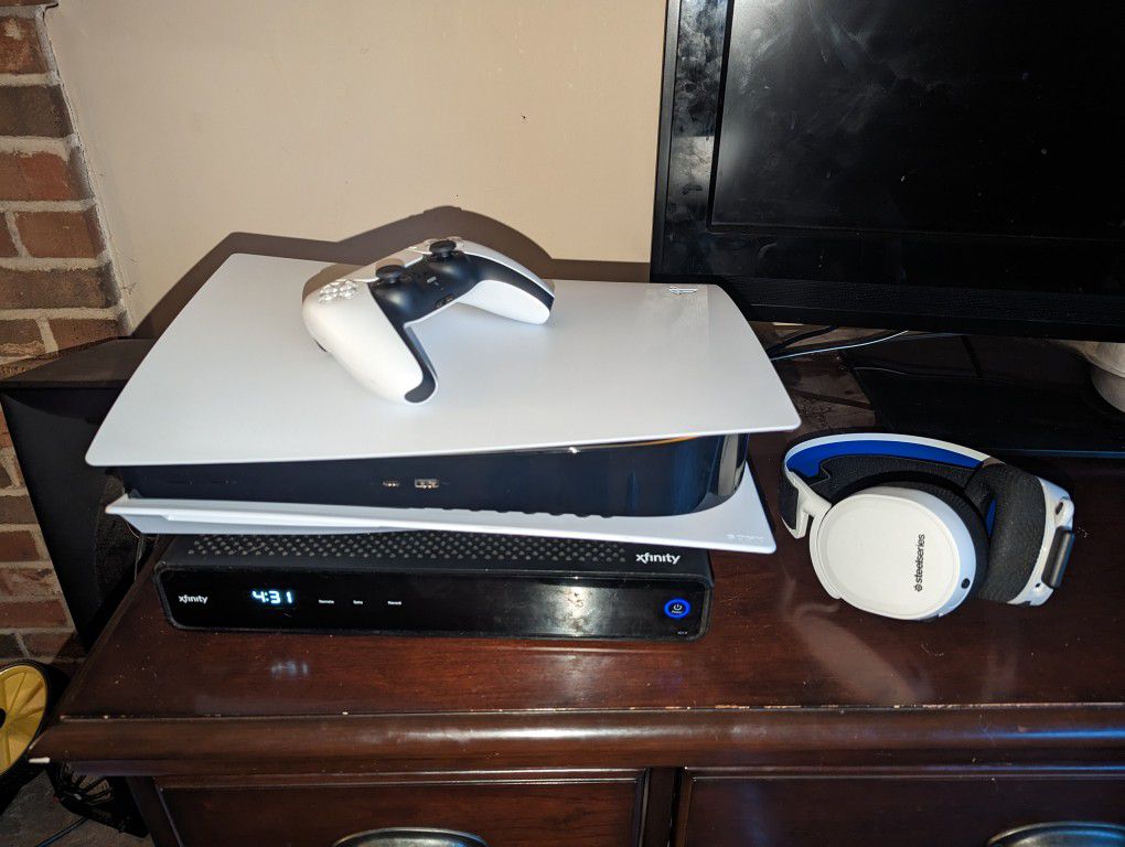 Playstation 5 Disc Version Steel Series Headphones Both Brand New