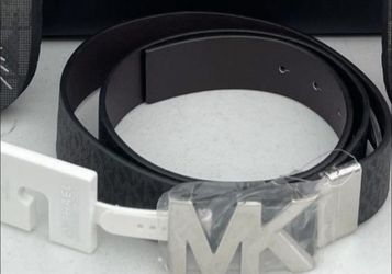 Michael Kors women’s belt size X-Large NWT pick up in the city of Pico Rivera 