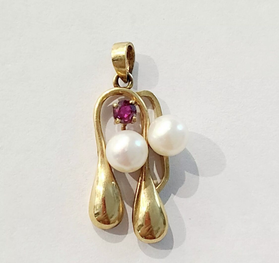Gorgeous Solid 14K Gold RUBY & PEARL Charm Pendant