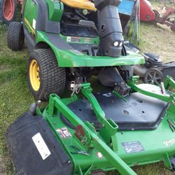 John Deere Diesel Heavy-duty Riding Mower 72 In
