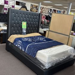 Queen Size Bed & Frame 