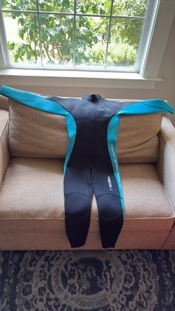 Hevto vigor 1 women’s small wetsuit in blue