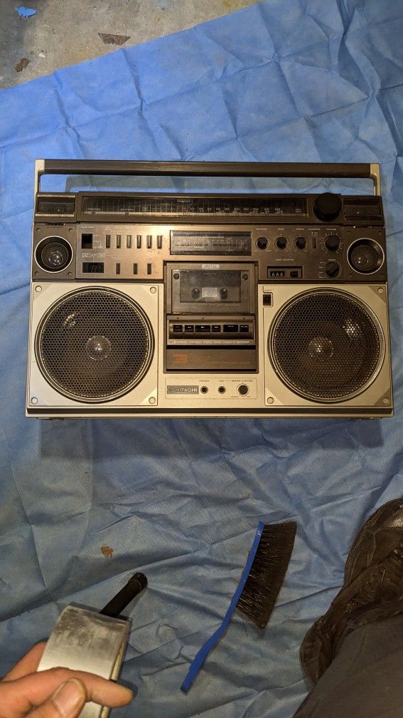 Vintage 80s Hitachi TRK 8610W Boombox