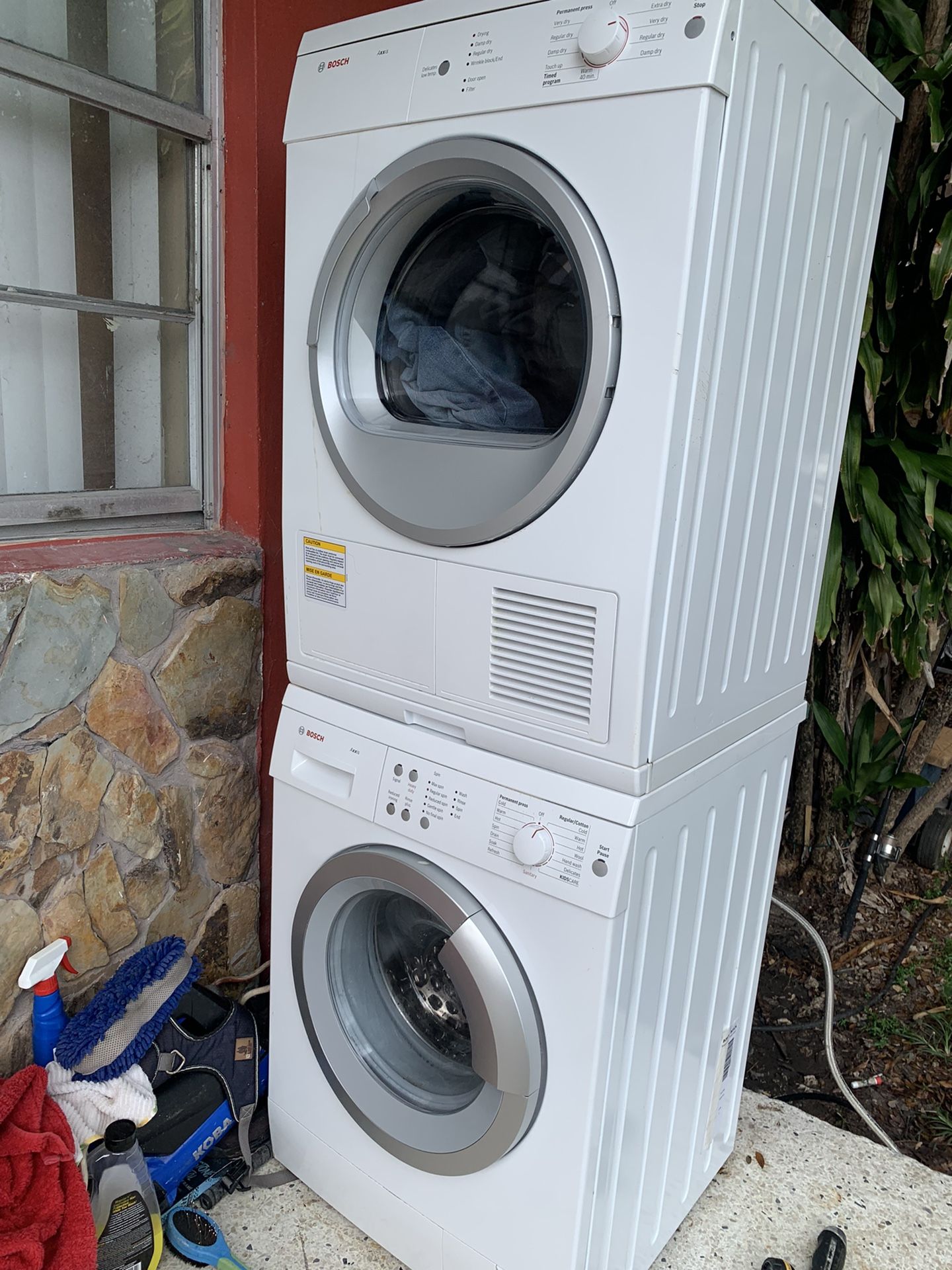 Bosch Axxis “24” Inch Compact Front Load Washer And Dryer Set