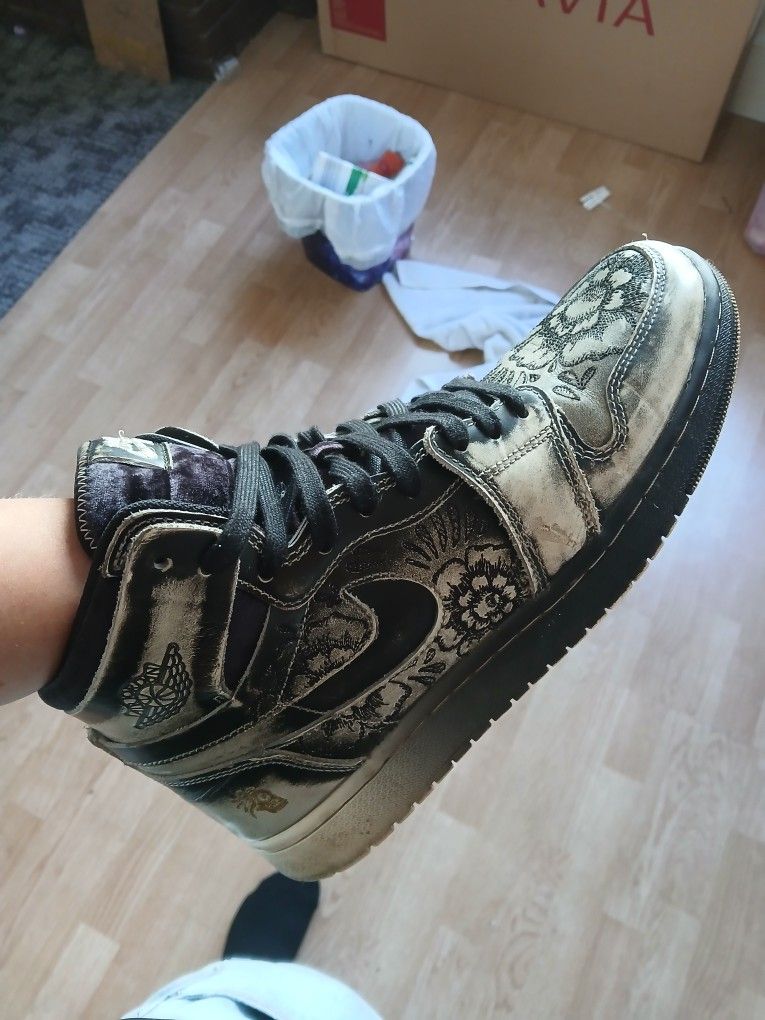 Nike Air JORDAN 1 Day Of The Dead Size 10