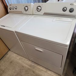 Whirlpool Heavy Dutty Top Load Washer With Agitator And Gas Dryer Set