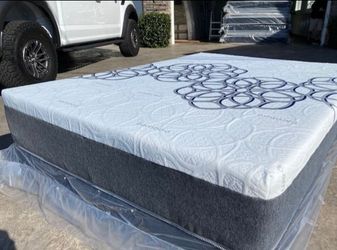 Queen Bamboo Cool Gel Memory Foam!•••