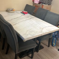 Dinning Table 