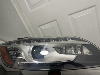 2014 Audi Q7 OEM Passenger Adaptive Headlight Assembly