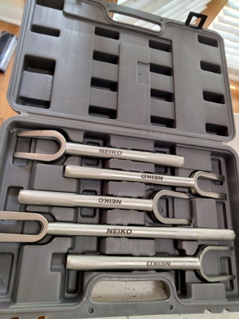 New Tie Rod End Separator