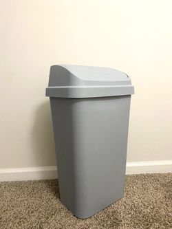 $5 Only- Kitchen Trash Can- Good Condition
