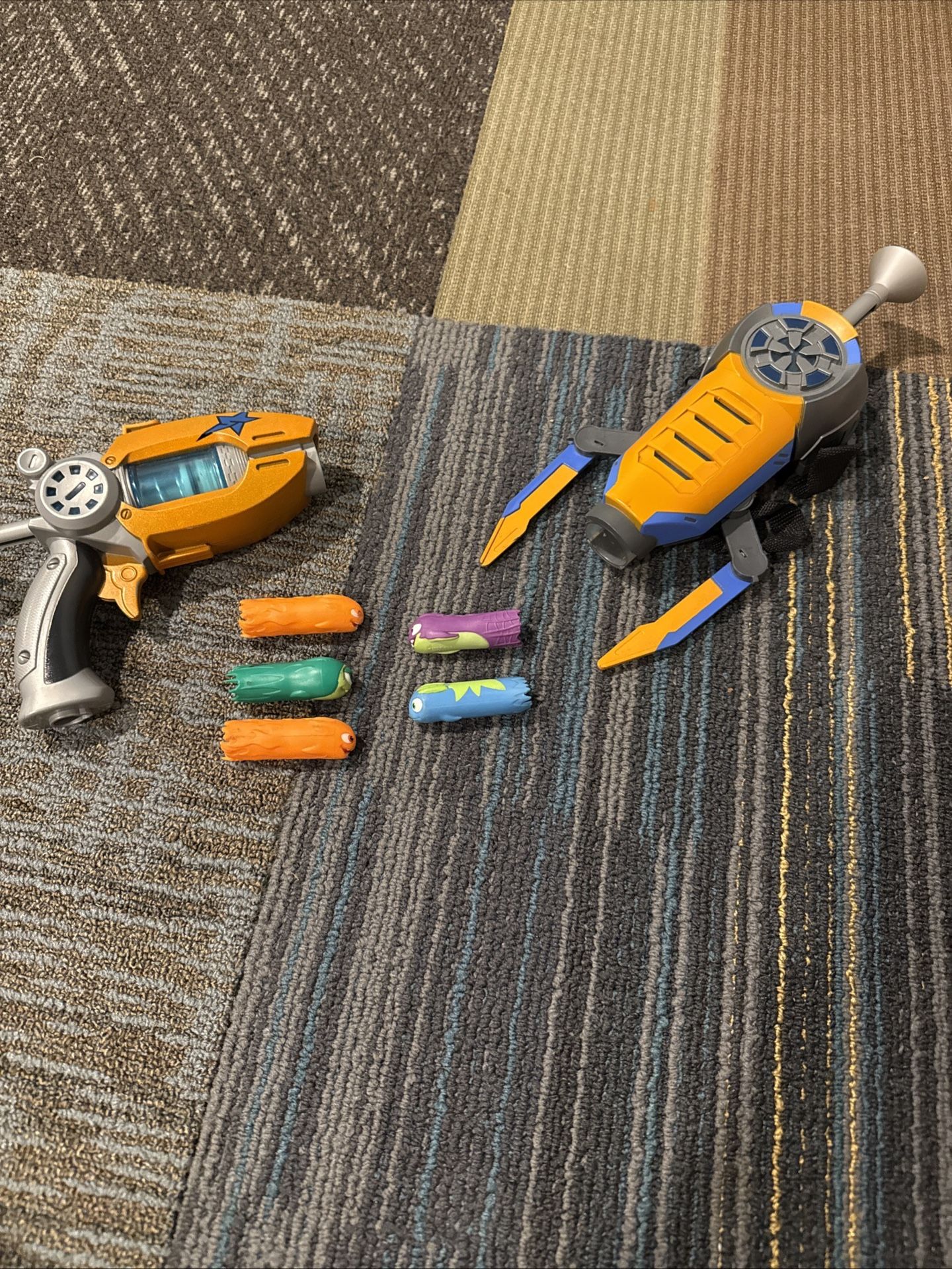 Eli Shane's Dart Blaster and Wrist Blaster with Five Darts Included