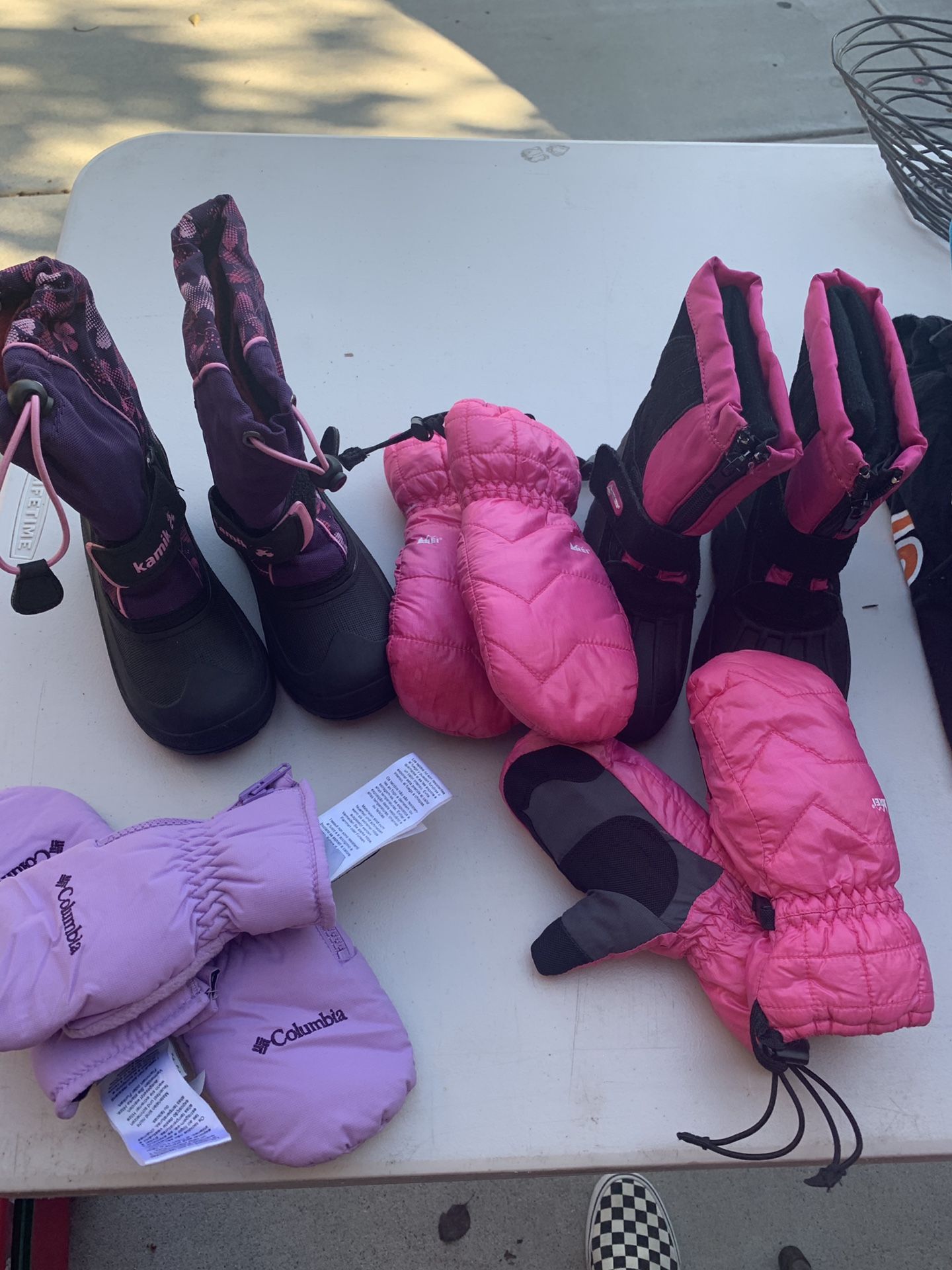 Snow boots and snow gloves