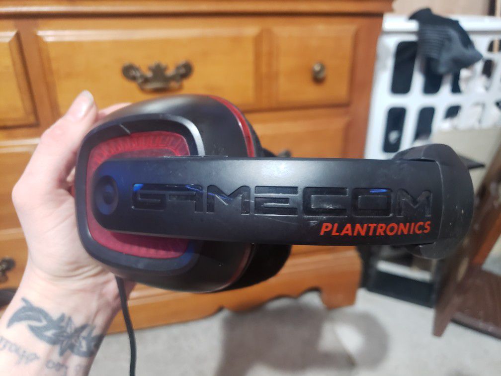 Plantronics  Gamer headphones
