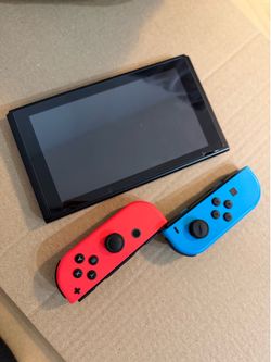 Nintendo Switch + Mario Kart 8 Deluxe