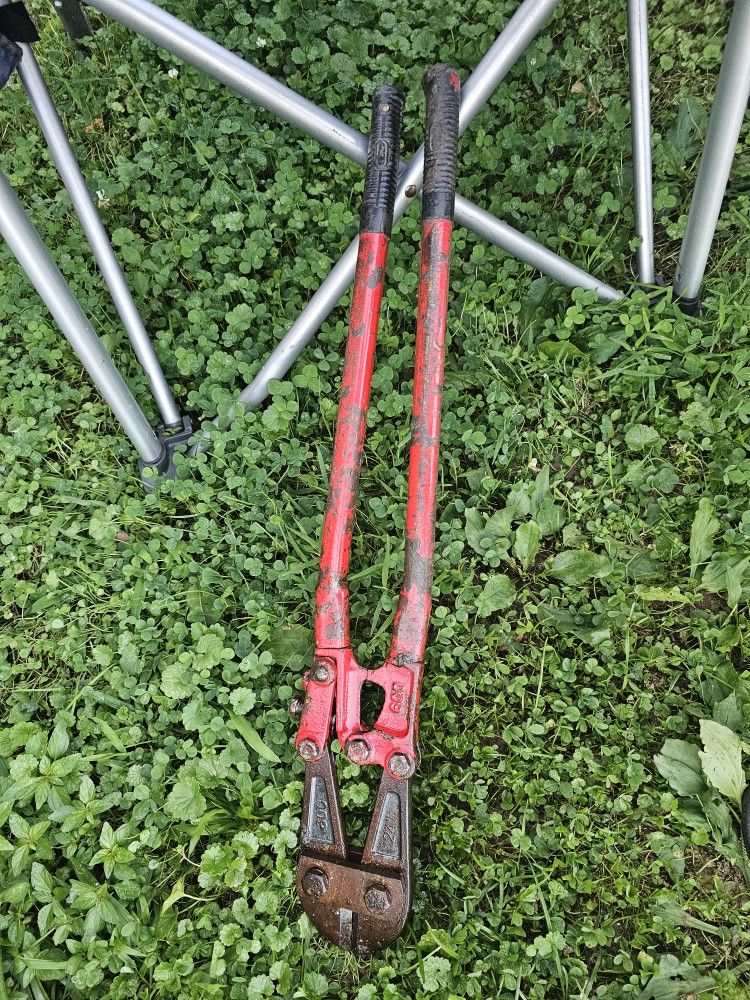 24 INCH BOLT CUTTER, 600MM GOOD CONDITION