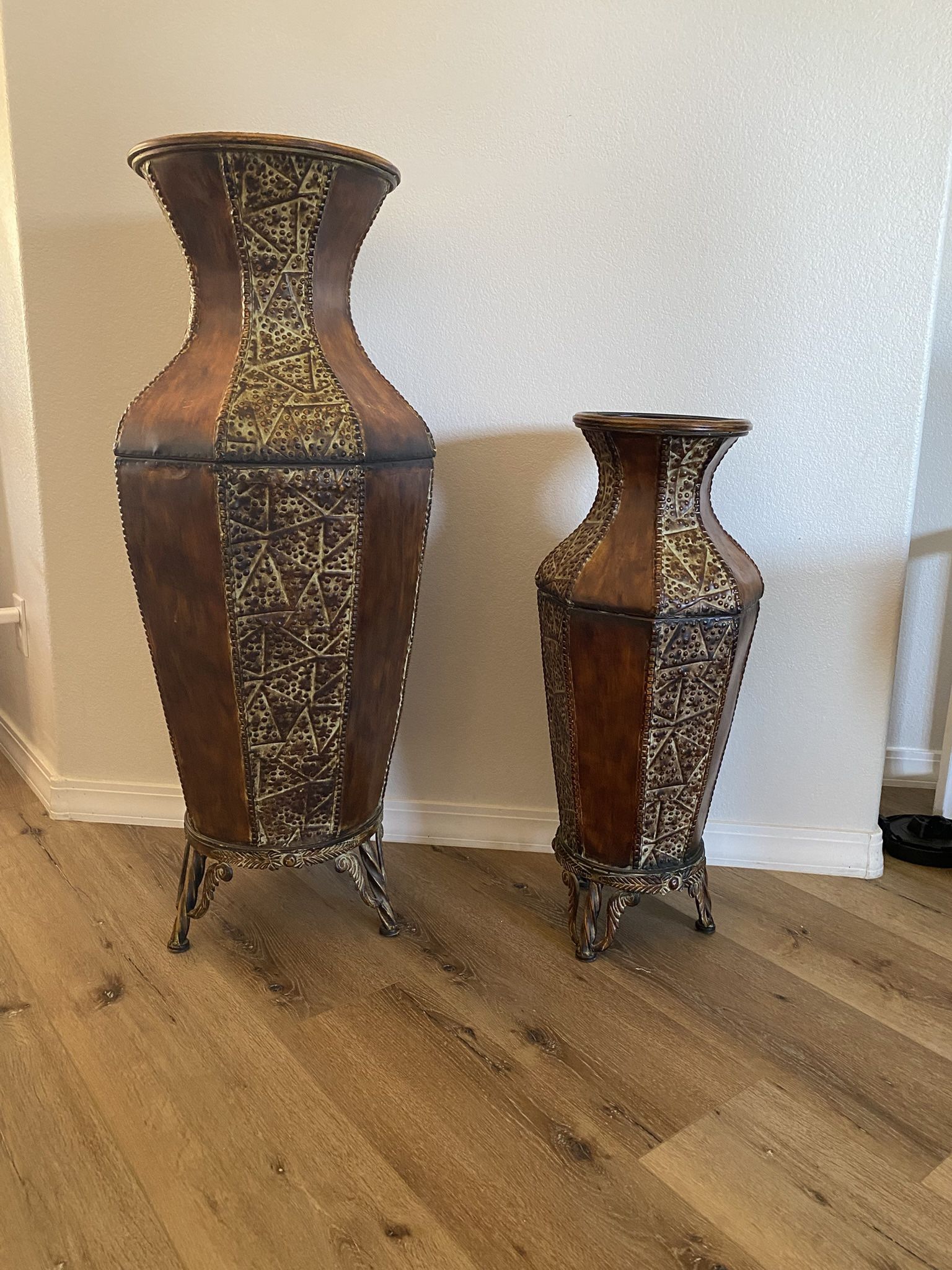 X-Large/tall  Beautiful Metal Pot Decor