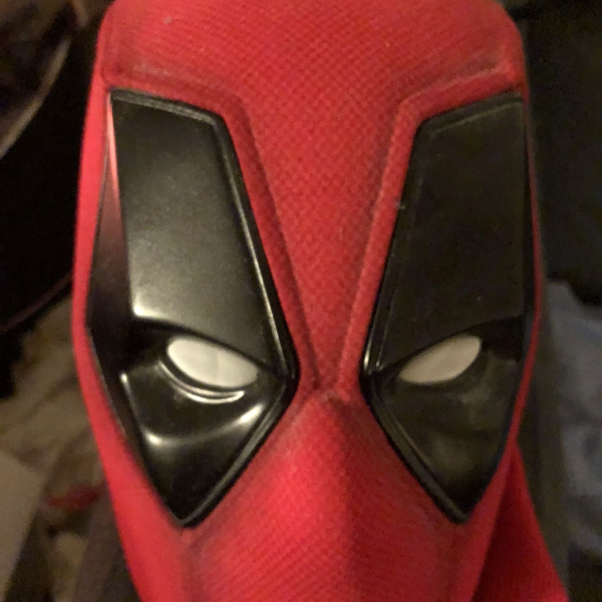 Deadpool mask magnetic eyes
