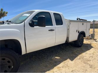 2013 GMC Sierra K2500 6.0L For Parts