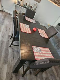 Dining Table with 4 chairs