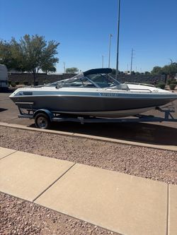 Four Winns Bowrider Boat with Trailer