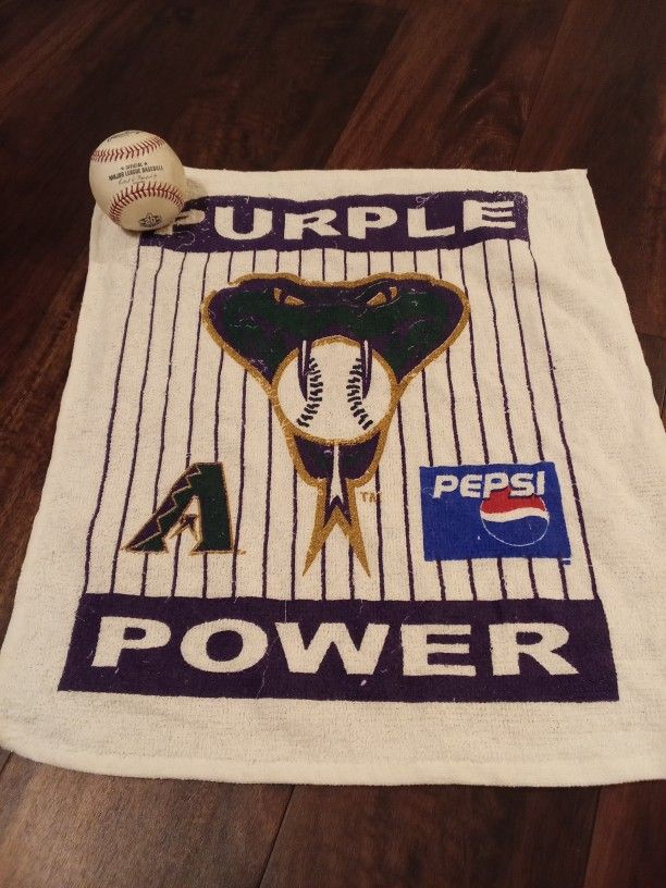 Diamondbacks Ball And Towel
