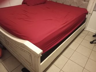 Queen size bed