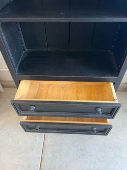 Adjustable 3 shelf book case w/2 drawers