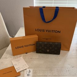Louis Vuitton Women’s Wallet 