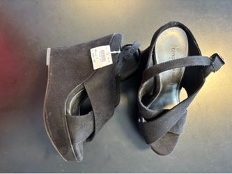Women black shoe size 7