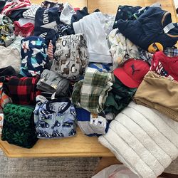 Full bag Of 12-18month And 2T Boys Clothes