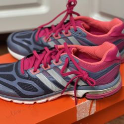 Brand New adidas Supernova Size 9 1/2