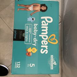 Box 132 Pampers Size 5 Never Opened Great Buy