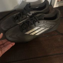 Soccer Cleats- 8 1/2 