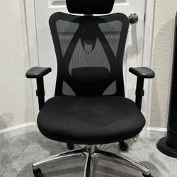 Black Ergonomic Mesh Office Chair 