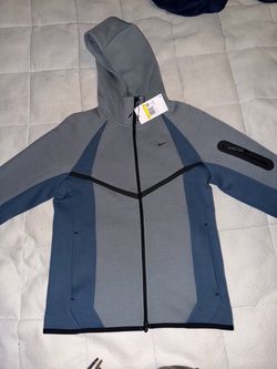 Dark grey/dark blue Nike tech
