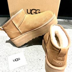Ugg Woman’s Size’s 8  Chestnuts Platform 👢