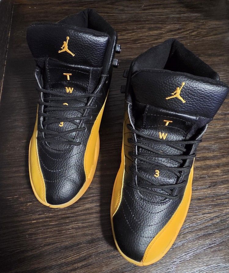Nike Air Jordan 12 Retro - Black / University Gold