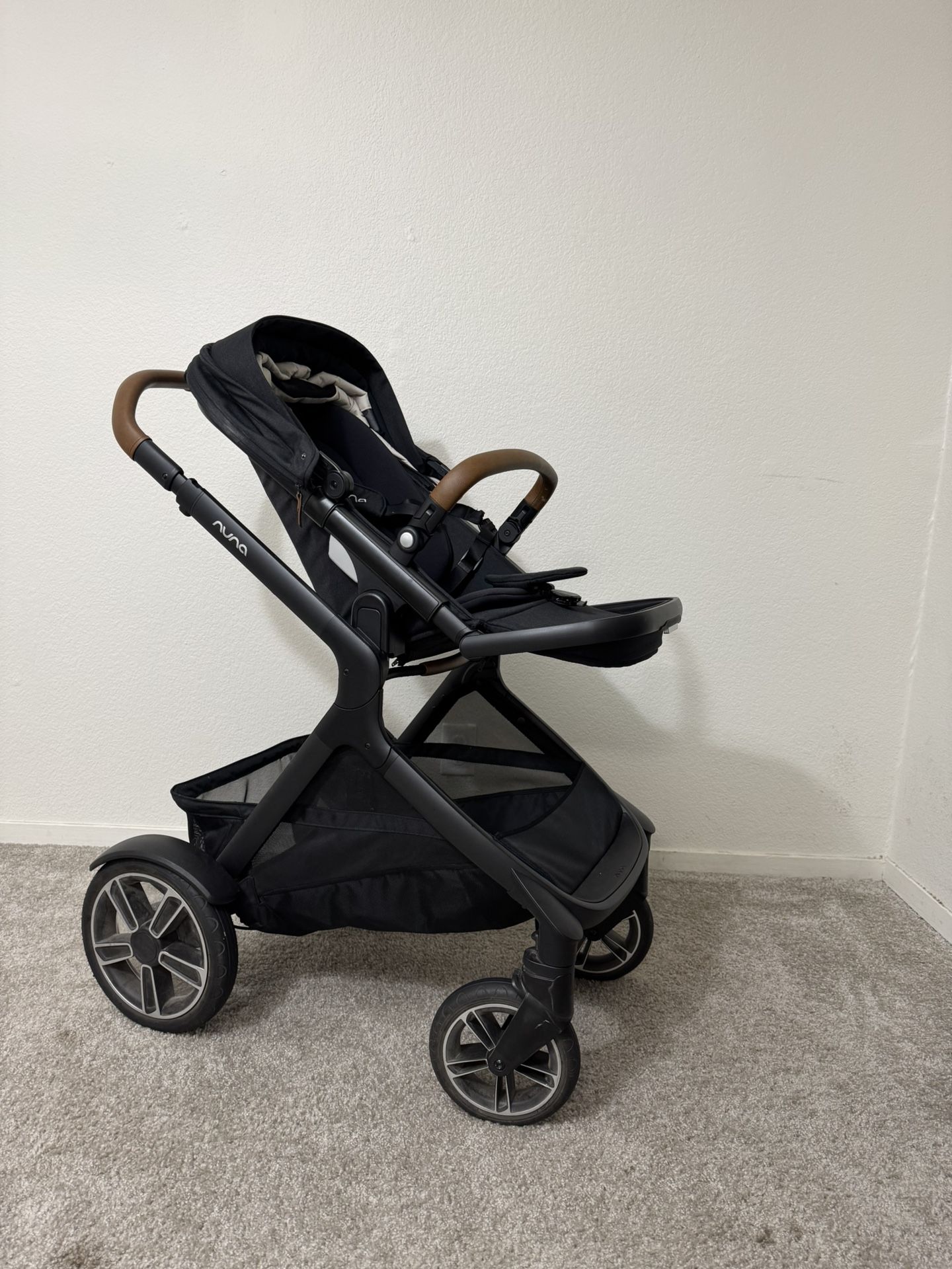 Nuna Demi Grow Stroller – Like New | Lightly Used | Full Set Included