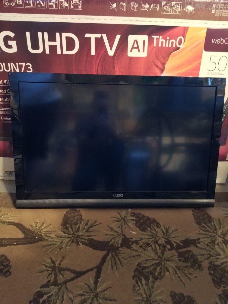 37" Visio TV with/without sound bar